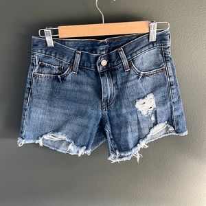 Levi’s mid rise shorts
